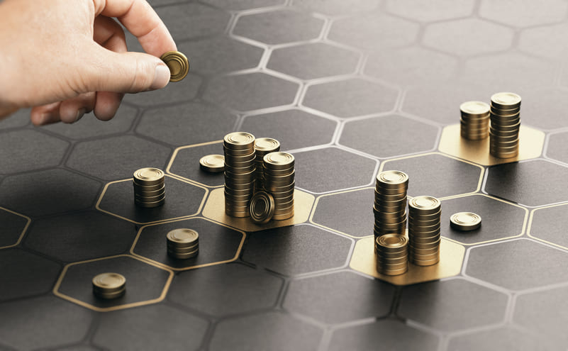 A image that communicates that this article is about an investment banking expert