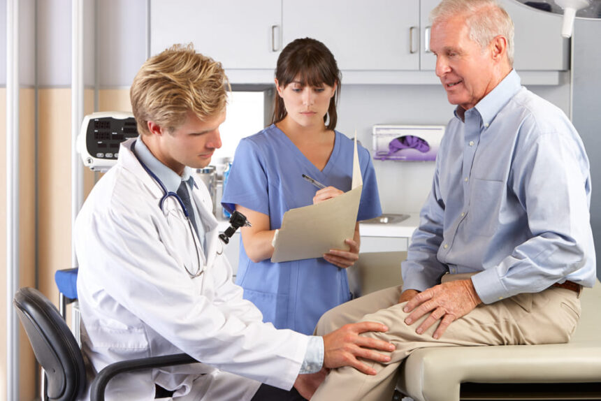 An occupational health management expert in a doctor's office